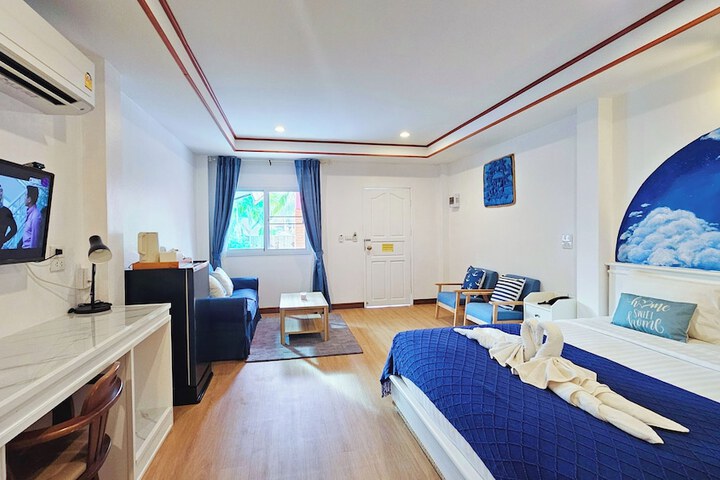 Room 52 of 152