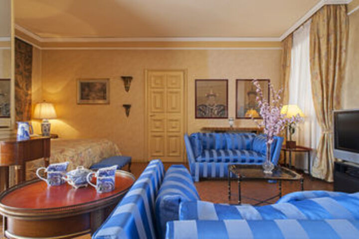 Room 18 of 28