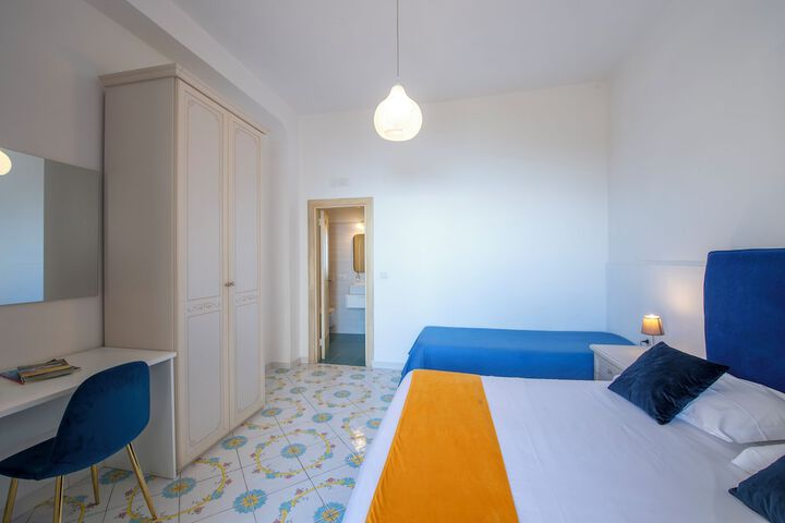 Room 14 of 22