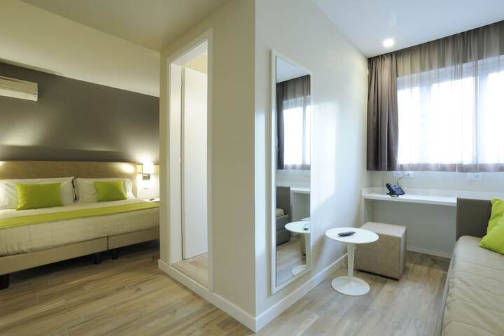 Room 5 of 30