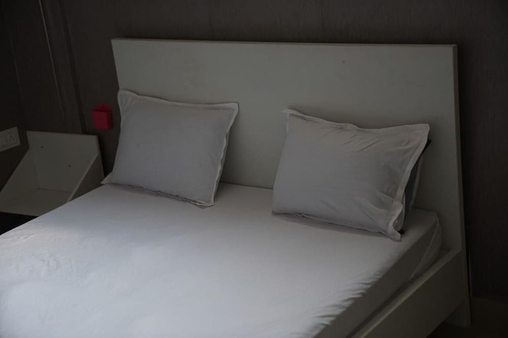 Room 9 of 15