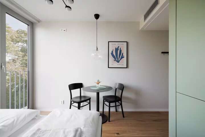 Room 44 of 162