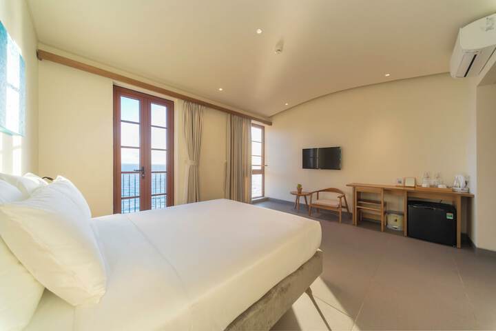 SOLANA Hotel Sunset Town Phu Quoc