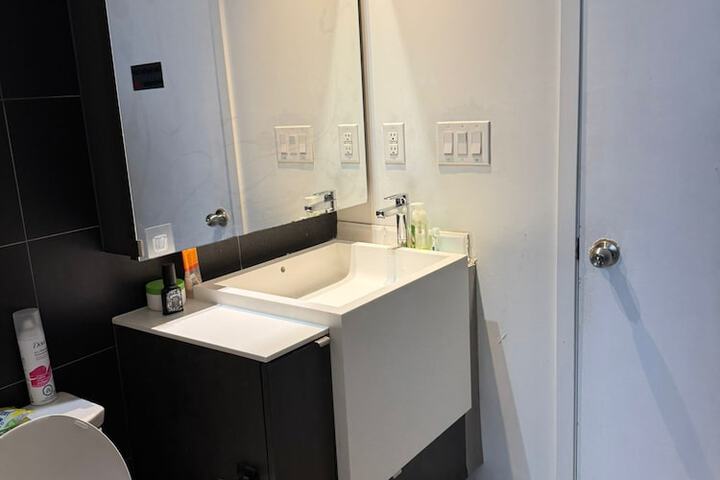 Room 8 of 15
