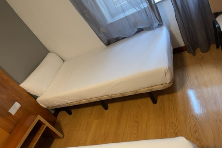Room 13 of 38