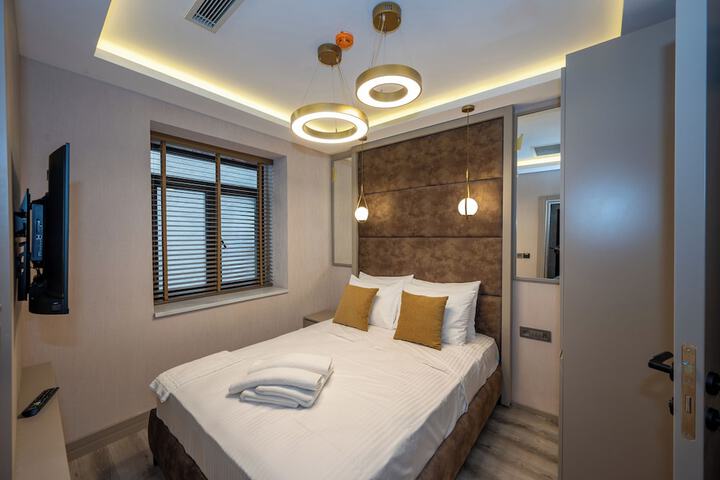Room 16 of 42