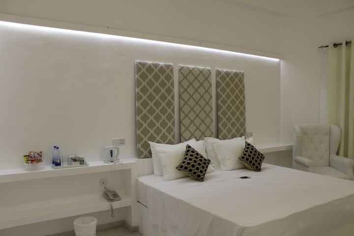 Room 3 of 33