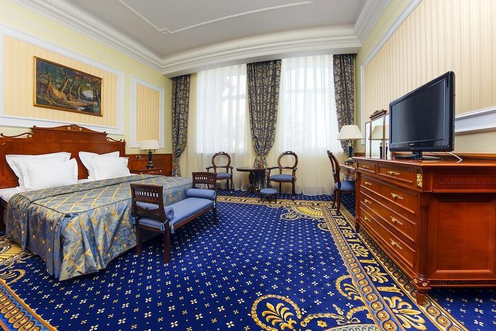 Room 26 of 65