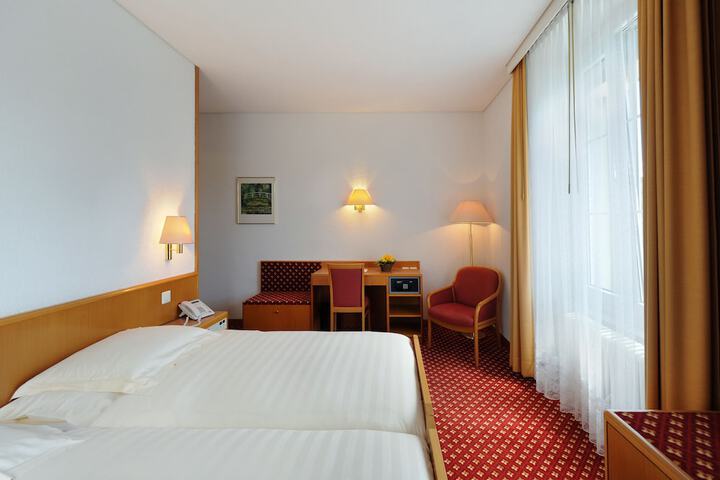 Room 16 of 65