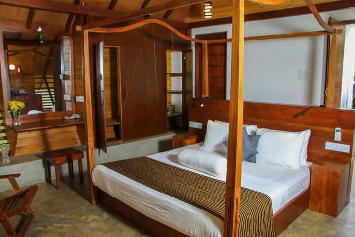 Room 8 of 49