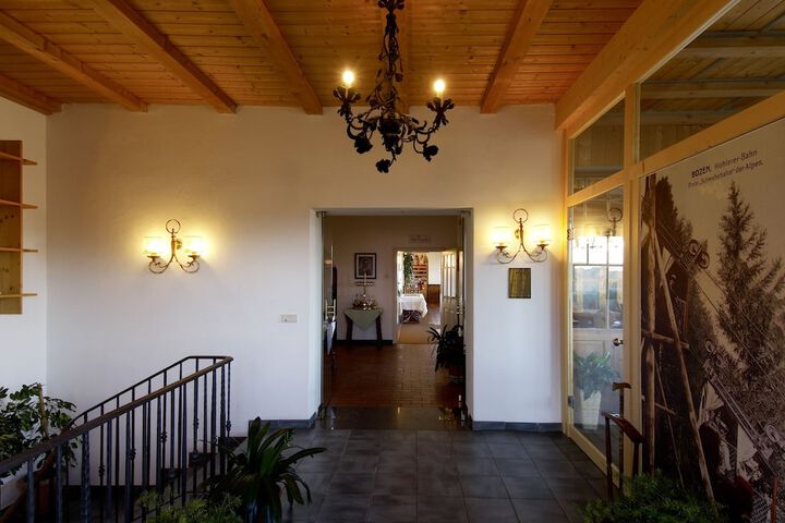 Hotel 2 of 113