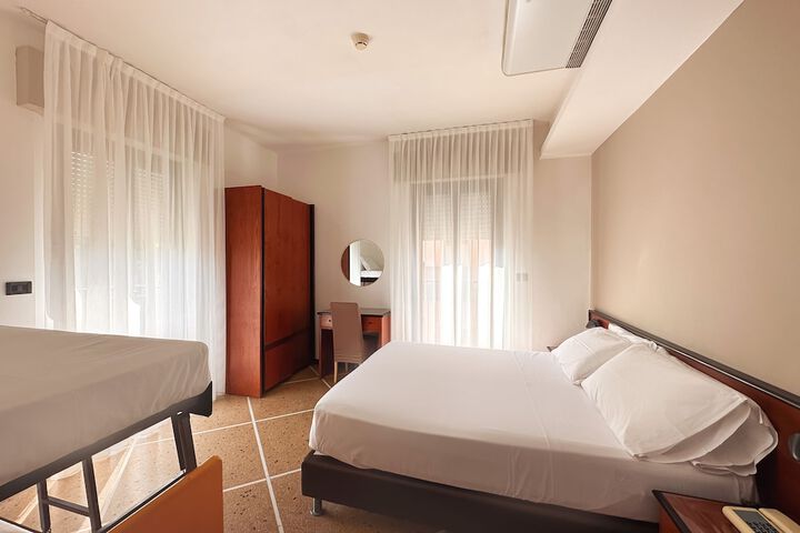 Room 26 of 50