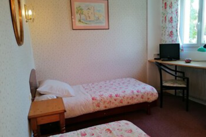 Room 21 of 32