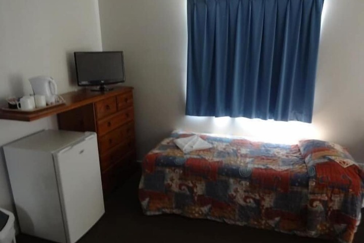 Room 5 of 15