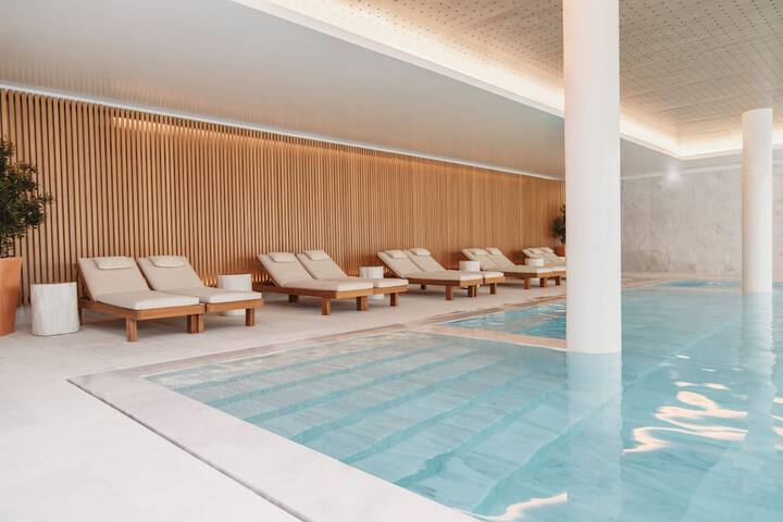 Pool 60 of 139