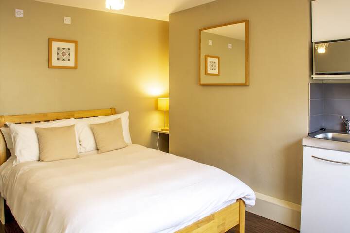 Room 5 of 52
