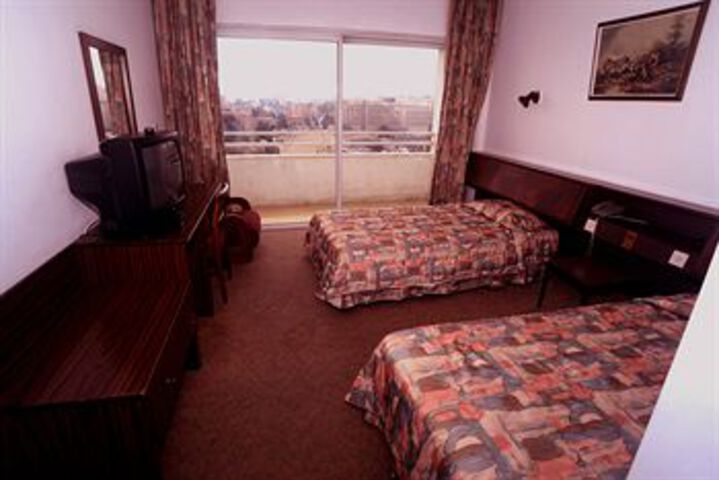 Room 6 of 22