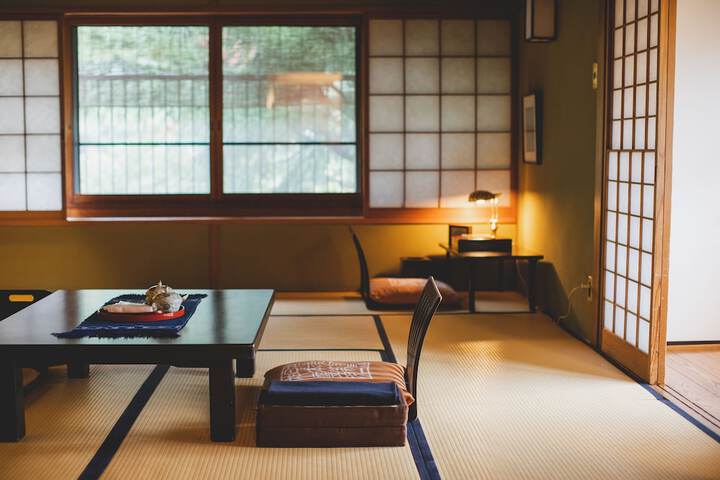 Room 26 of 127