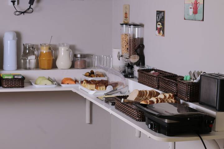 Dining 33 of 48