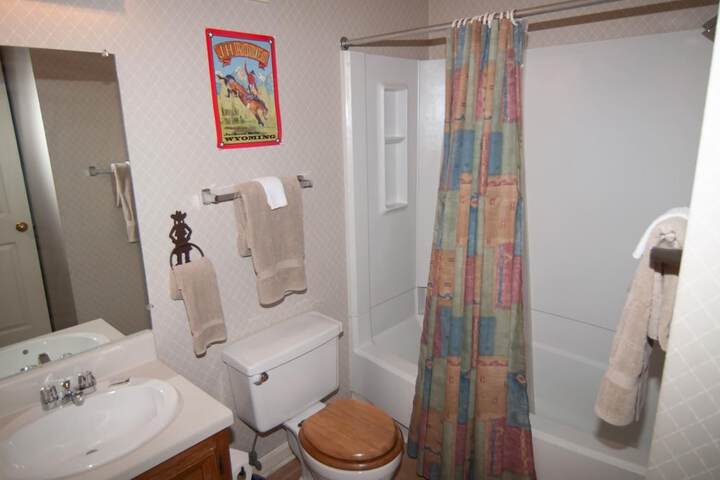 Room 10 of 14