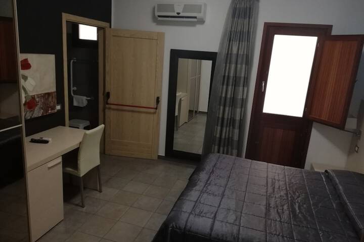 Room 7 of 16