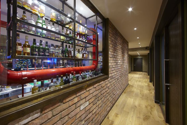 Lounge 63 of 74