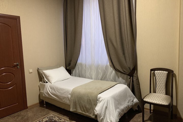 Room 10 of 22