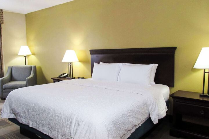 1 King Bed (32 of 39)