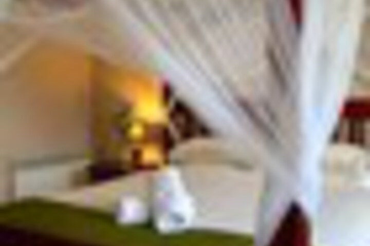 Room 5 of 105