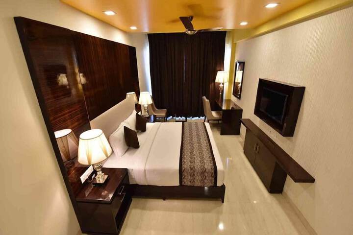 Room 14 of 53