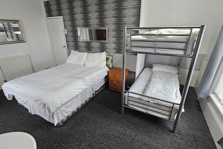 Room 17 of 51