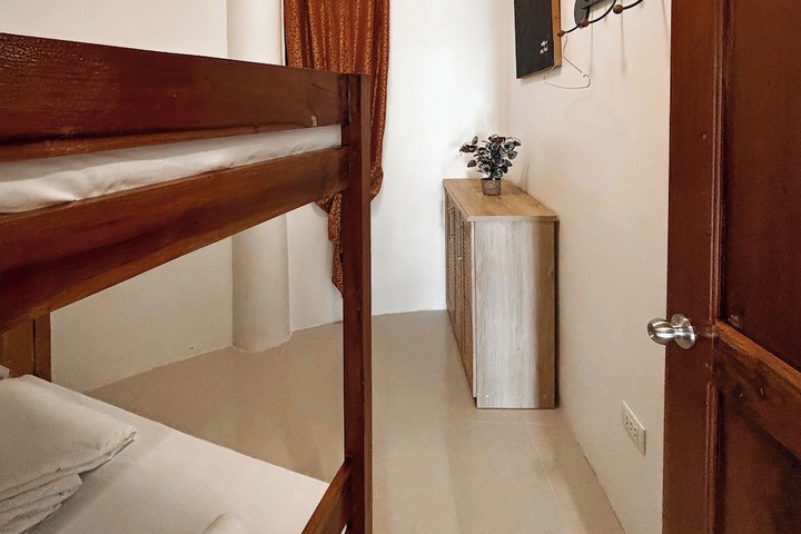Room 4 of 29