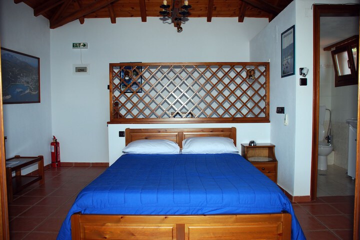 Room 3 of 36