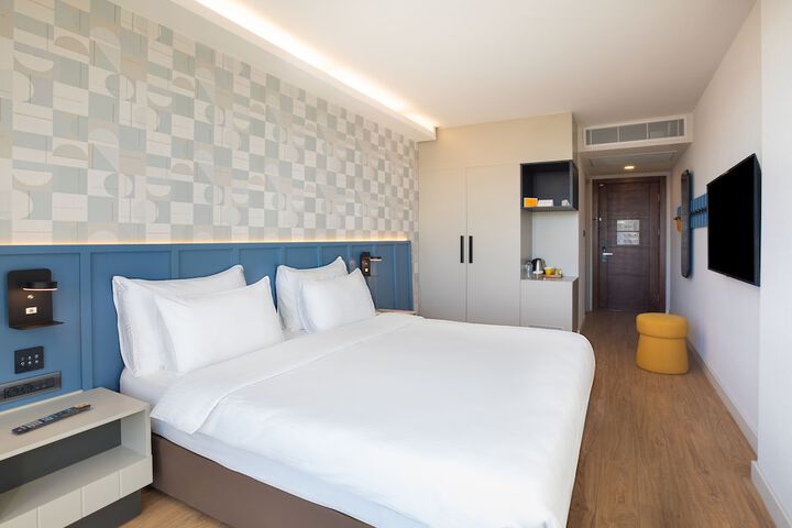Room 15 of 96
