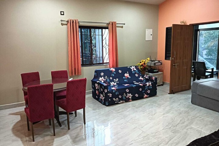 Room 10 of 13