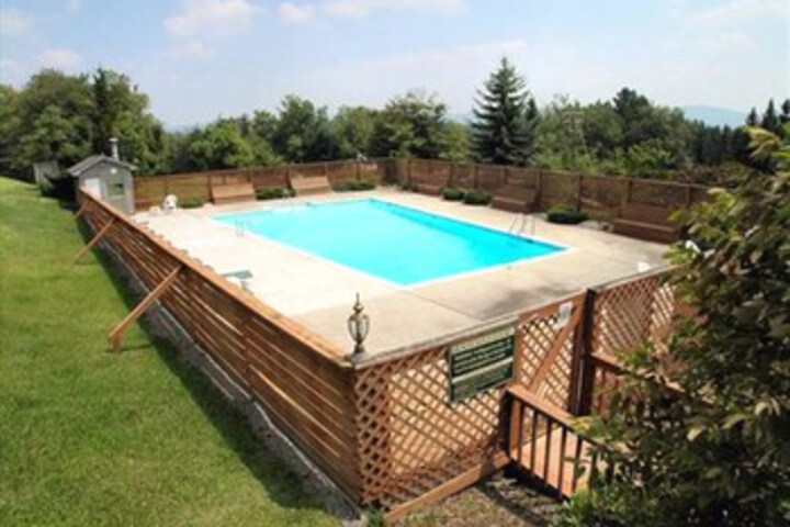 Pool 15 of 22