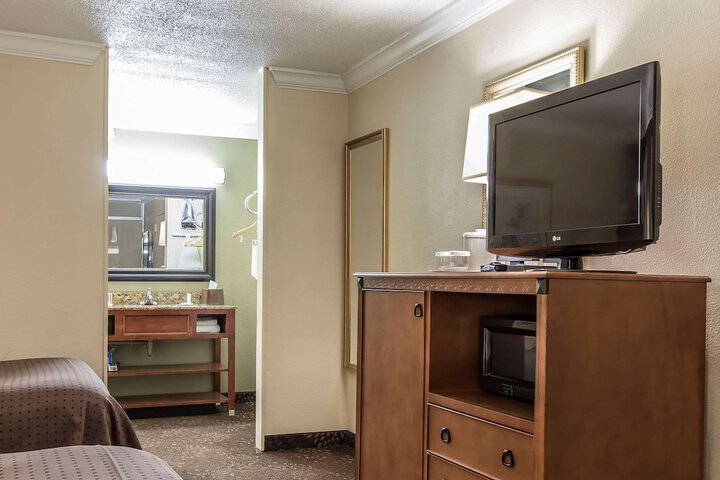 Room 8 of 41