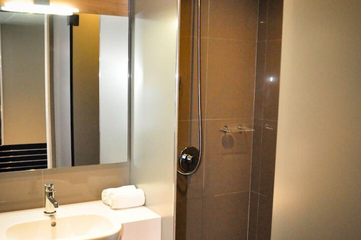 Room 64 of 164