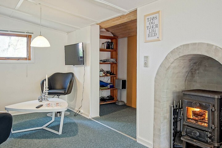 Room 8 of 14