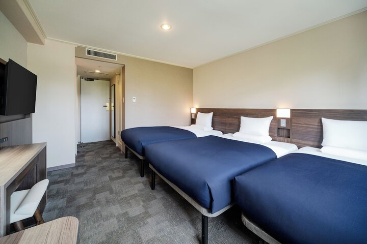 Room 17 of 46