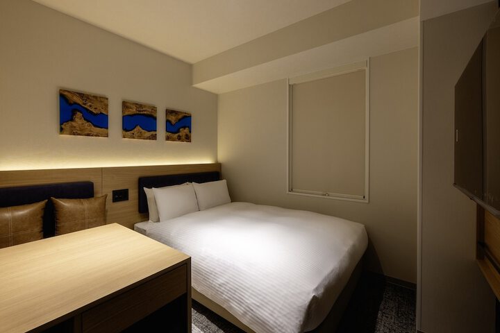 Room 10 of 35