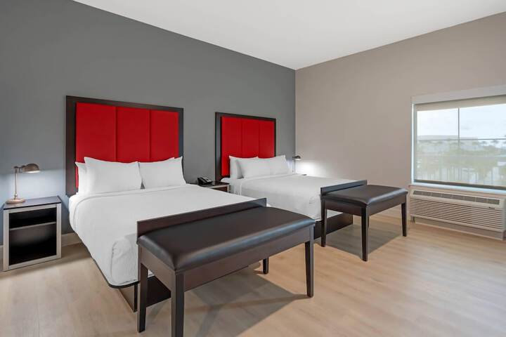 Room 10 of 48