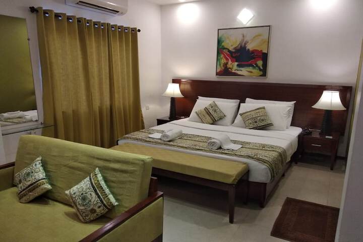 Room 5 of 33