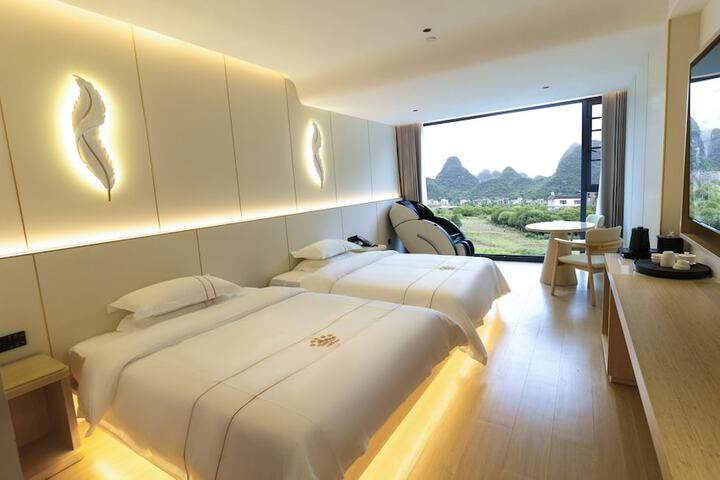 Room 14 of 158