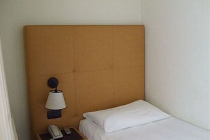 Room 23 of 29