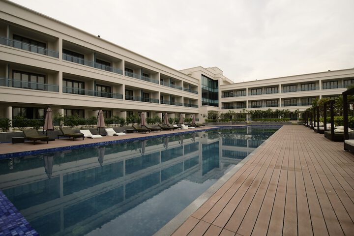Pool 25 of 41