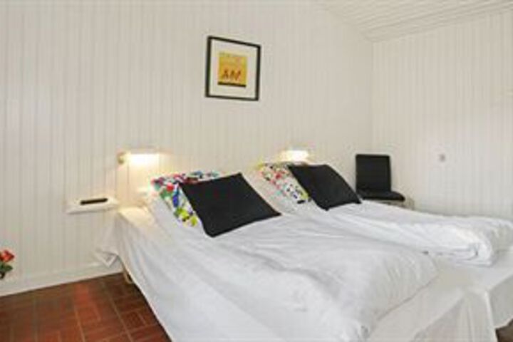 Room 16 of 43