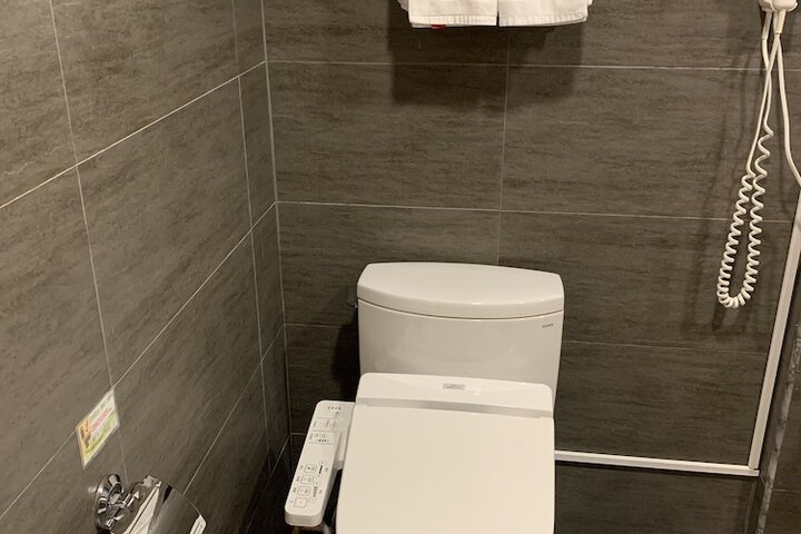 Room 33 of 69