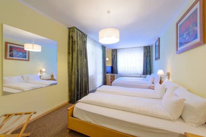 Room 12 of 39