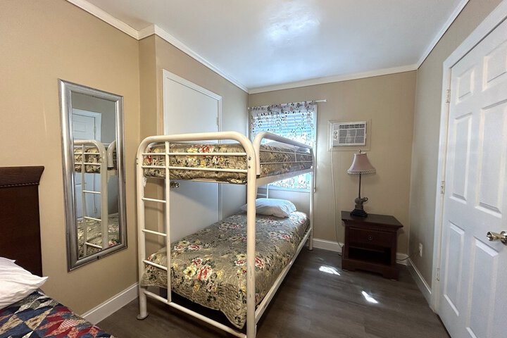 Room 37 of 138